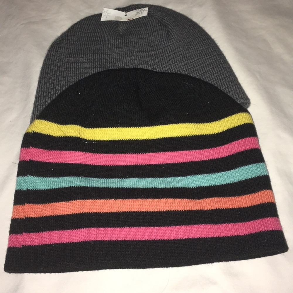 5 for $20 2 knit caps.